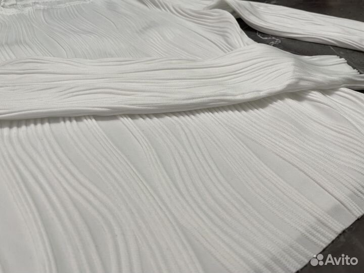 Лонгслив белый