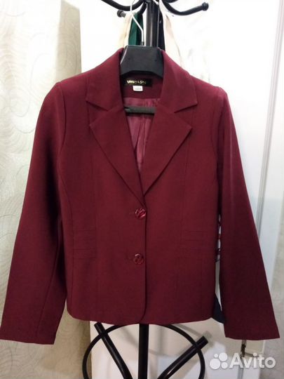 Пиджак бордовый школьный