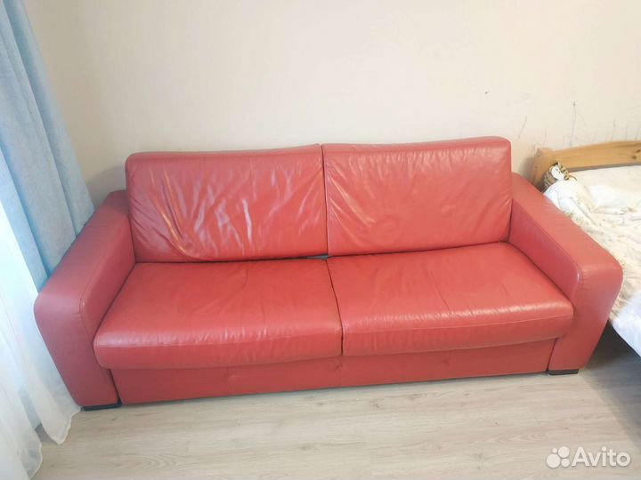 Кожаный диван раскладной