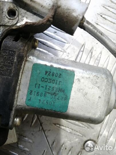 Стеклоподъемник передний правый Nissan Maxima A33