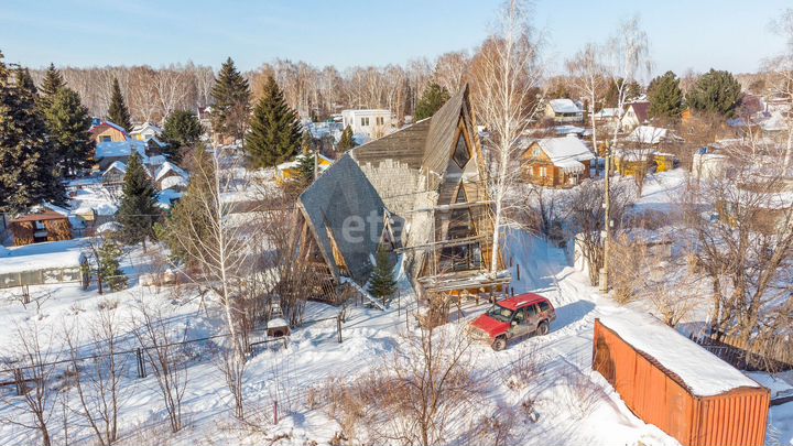 Дом 94 м² на участке 4,7 сот.