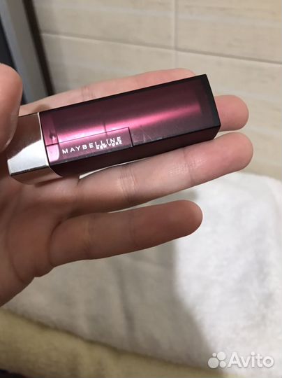 Maybelline помада 942