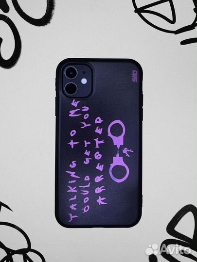 Чехол на iPhone