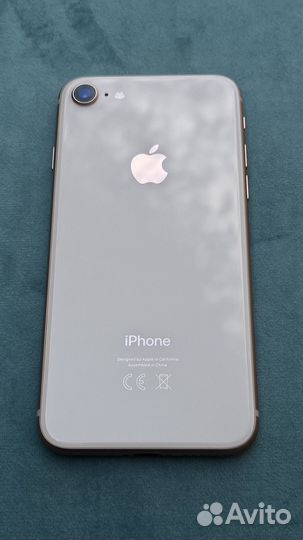 Телефон iPhone 8 64 gb