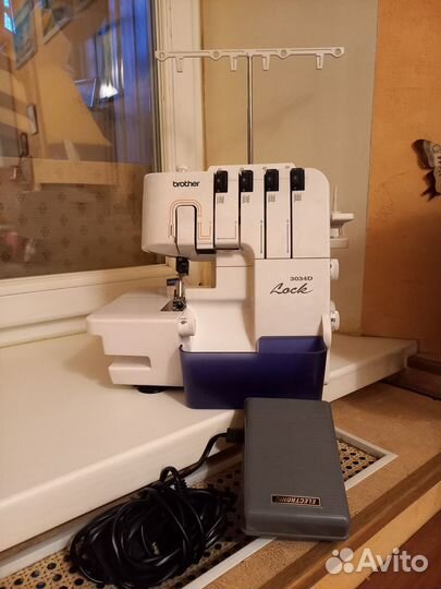 Б/у (нужна замена 3 деталей) оверлок brother 3034d