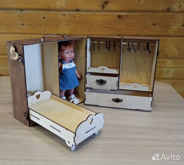 Мебель для кукол.Переносная гардеробная+кроватка
