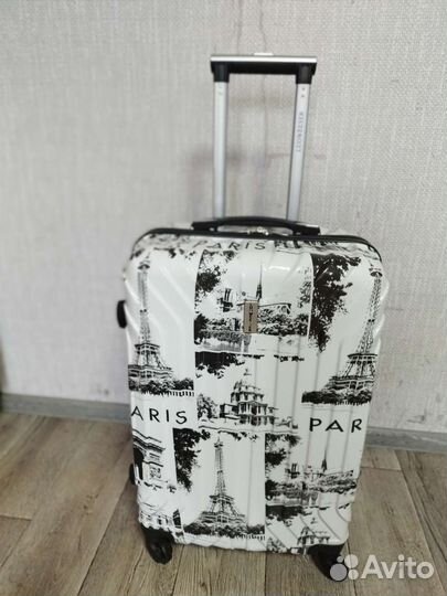 Чемодан на колесах