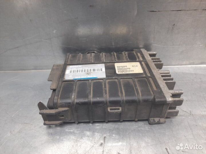 Блок управления двигателем Volkswagen Passat B3