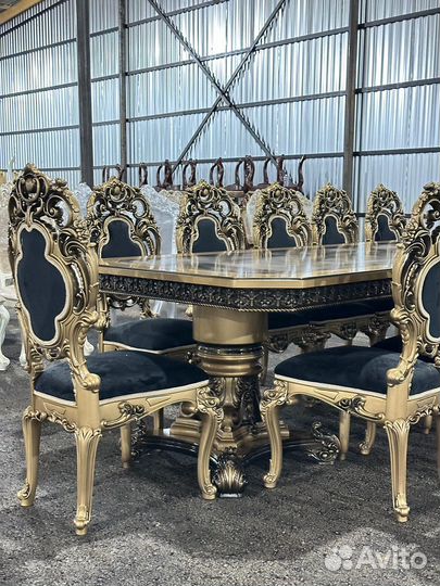 Стол со стульями