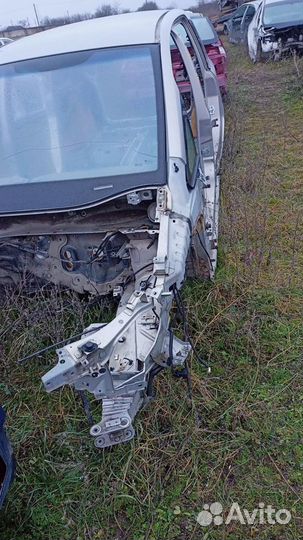 Опель Зафира B лонжерон левый четверть