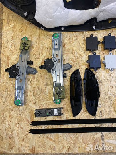 Комплект задних стеклоподъемников Ford Focus 3