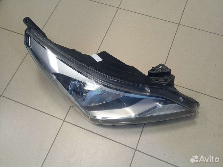 Фара передняя правая на hyundai solaris