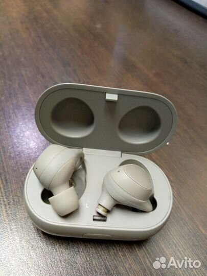 Беспроводные наушники samsung SM-R140