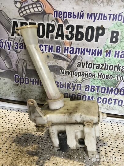 Бачок омывателя Mazda MPV