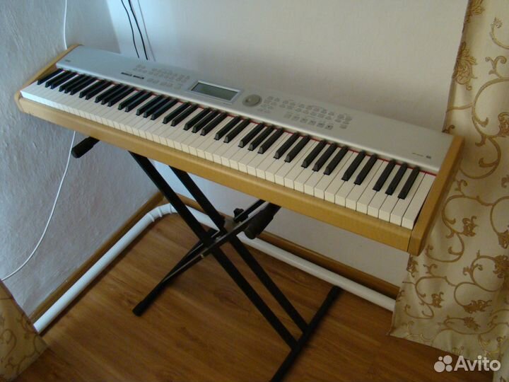 Проф. электропианино korg SP500