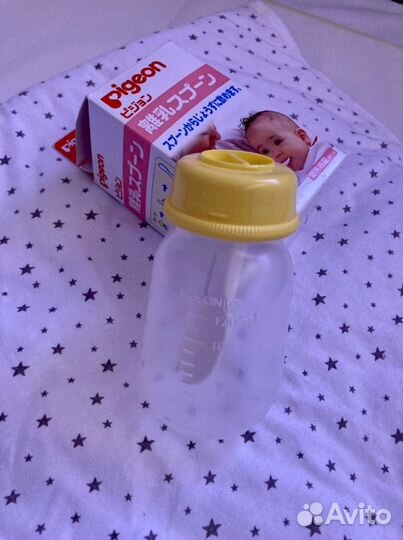 Новая бутылочка с ложечкой для кормления (Япония)