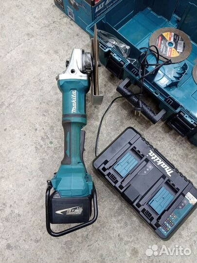 Аккумуляторная болгарка makita DGA 900