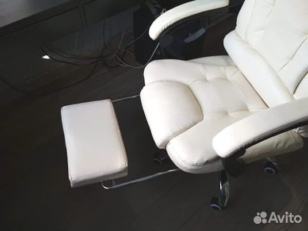 Офисный стул, компьютерное кресло с подножкой