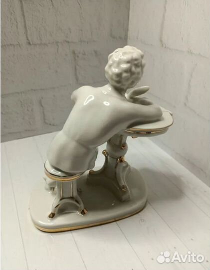 Юный Пушкин за столом, лфз. СССР