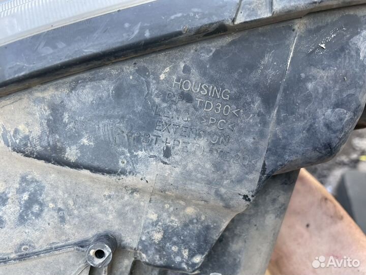 Фара mitsubishi lancer 9 правая и левая