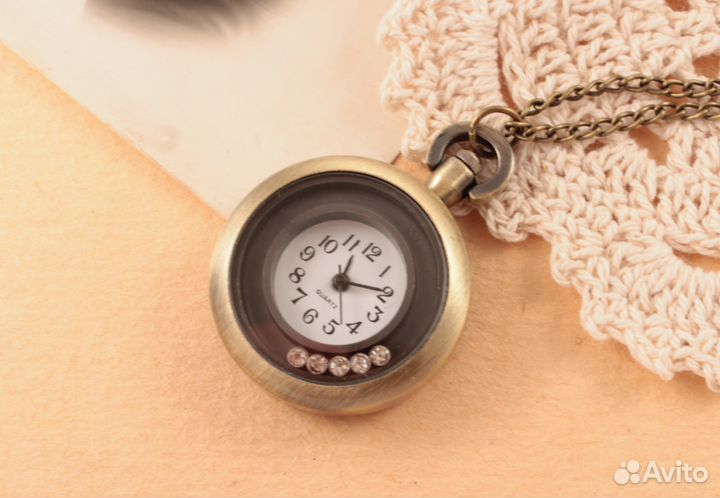 Часы-подвеска №27 Стразики