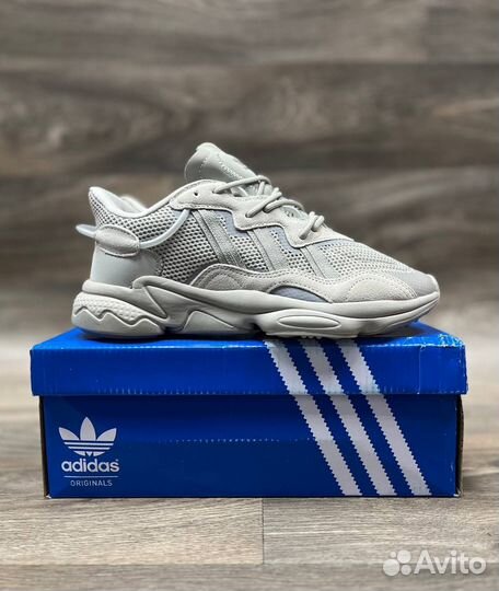 Кроссовки adidas ozweego