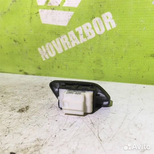 Кнопка центрального замка Фольксваген Поло седан