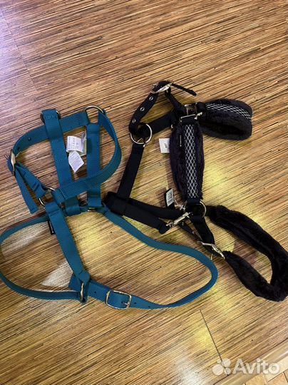 Большое количество конной амуниции