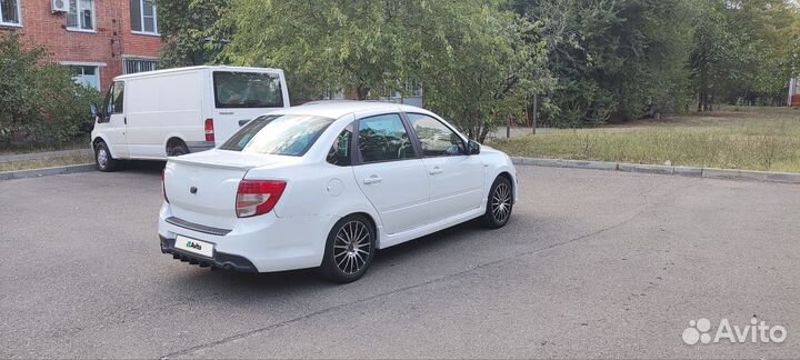 LADA Granta 1.6 МТ, 2015, 145 000 км