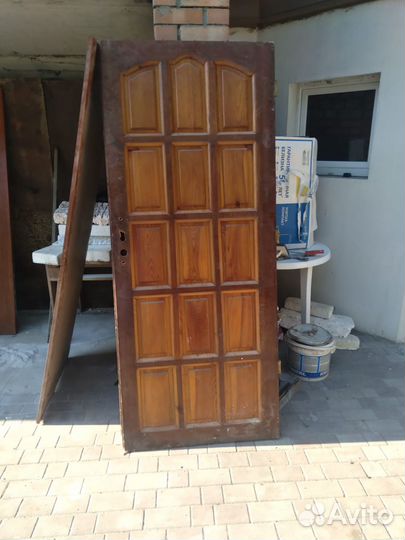 Дверь деревянная