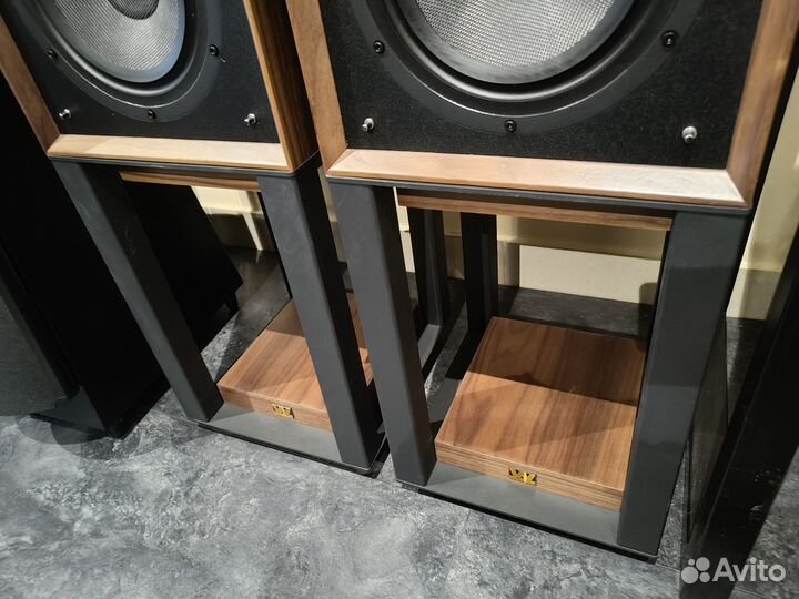 Wharfedale 85th Anniversary со стойками