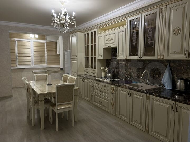 2-к. квартира, 80 м², 8/8 эт.