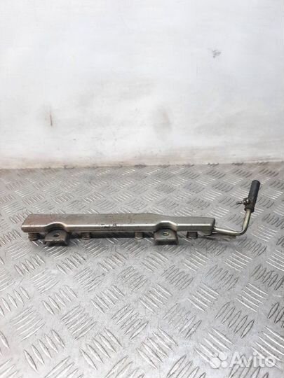 Топливная рампа Nissan Almera хэтчбэк 5 дв. 1.8