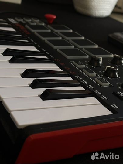 Миди клавиатура akai PRO MPK mini MK2