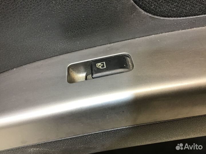 Обшивка двери передней правой Geely emgrand EC7 20