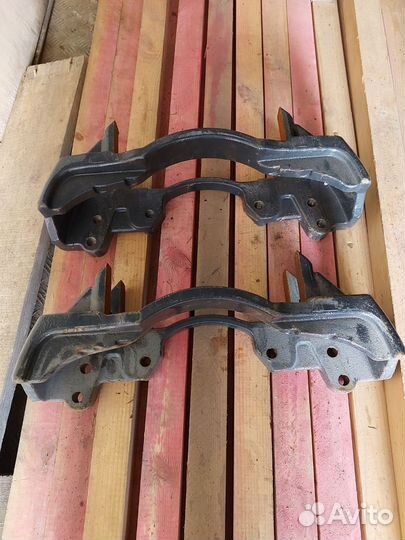 Держатель скобы дискового тормоза