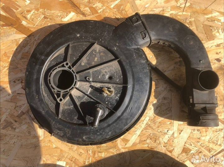 Корпус воздушного фильтра Ford Sierra