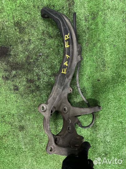 Кулак поворотный передний правый Mitsubishi Galant