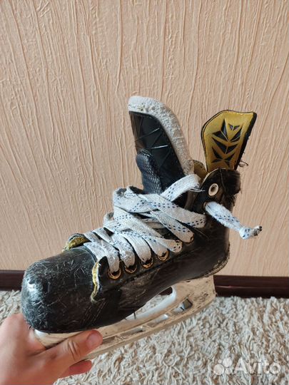 Коньки хоккейные