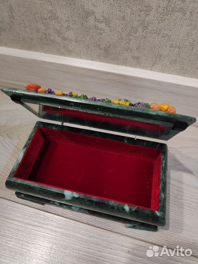 Шкатулка из натурального камня