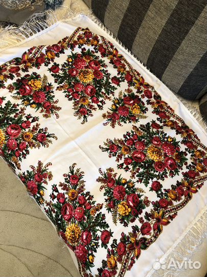 Платки женские 80х80 новые