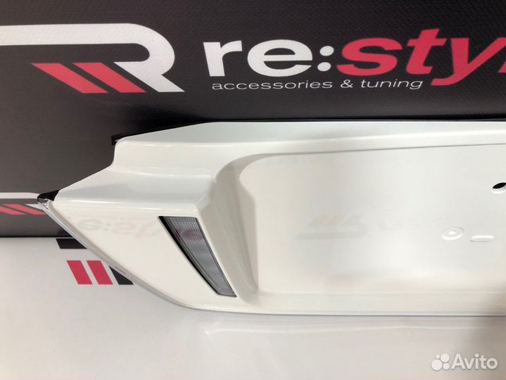 Накладка под номер на 5-ю дверь Lexus LX570 R249