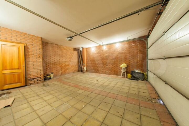 Дом 321 м² на участке 8 сот.