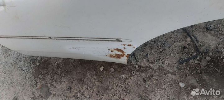 Дверь задняя левая на Nissan Skyline