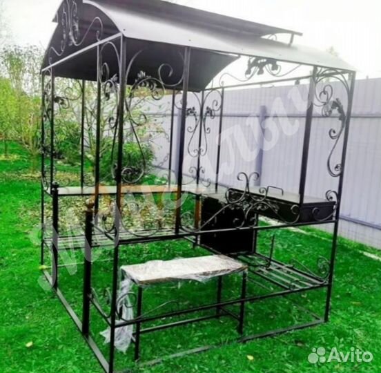 Мангал с крышей