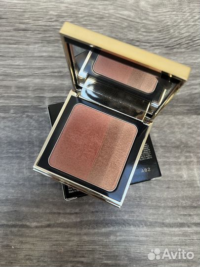 Румяна Bobbi Brown blushed bronze