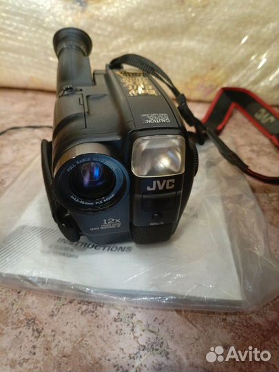 Видеокамера JVS GR-AX68