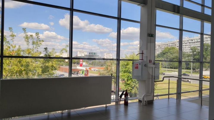 Аренда магазина 6160 м2 м. Улица академика Янгеля