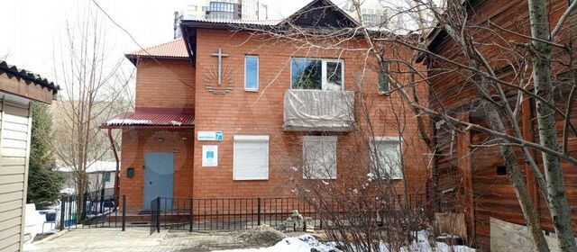 Коттедж 268 м² на участке 1,7 сот.