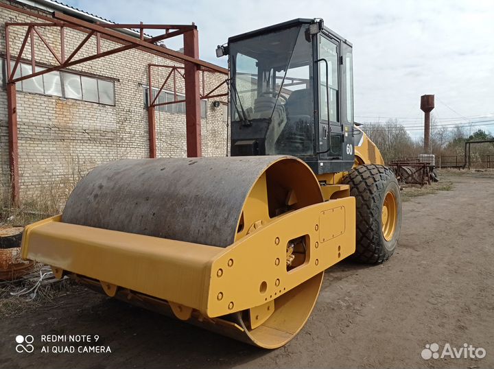 Дорожный каток CAT CS56, 2010